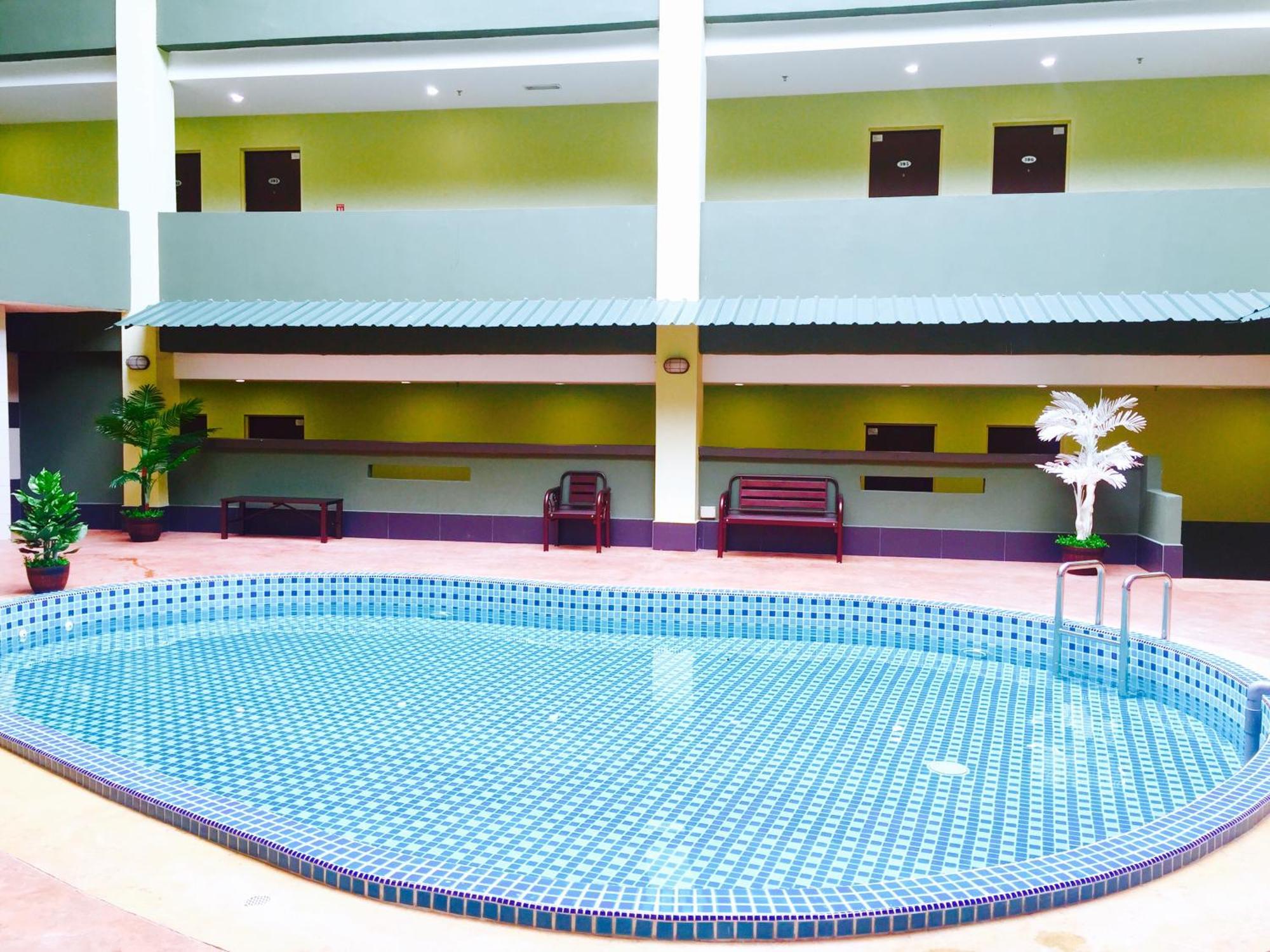 Riverview Hotel Bahau Esterno foto