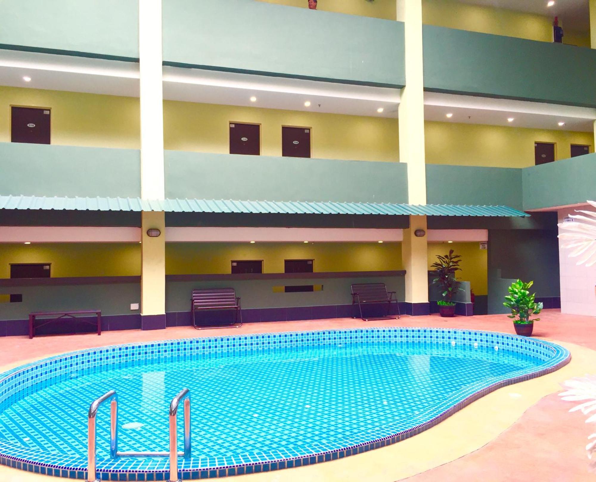 Riverview Hotel Bahau Esterno foto